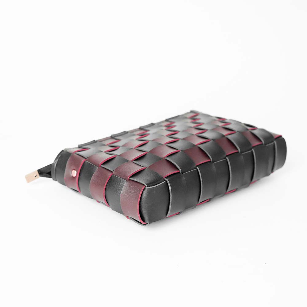 Cot Bag (Black & Maroon) - astorebags.pk