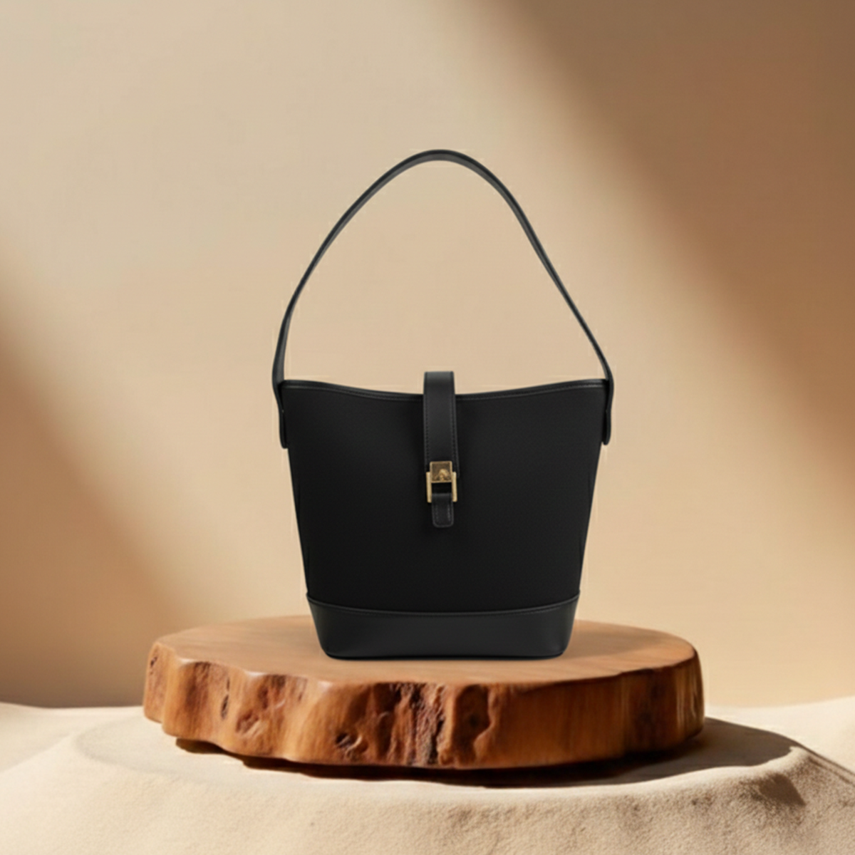 Solea Bucket Bag Black
