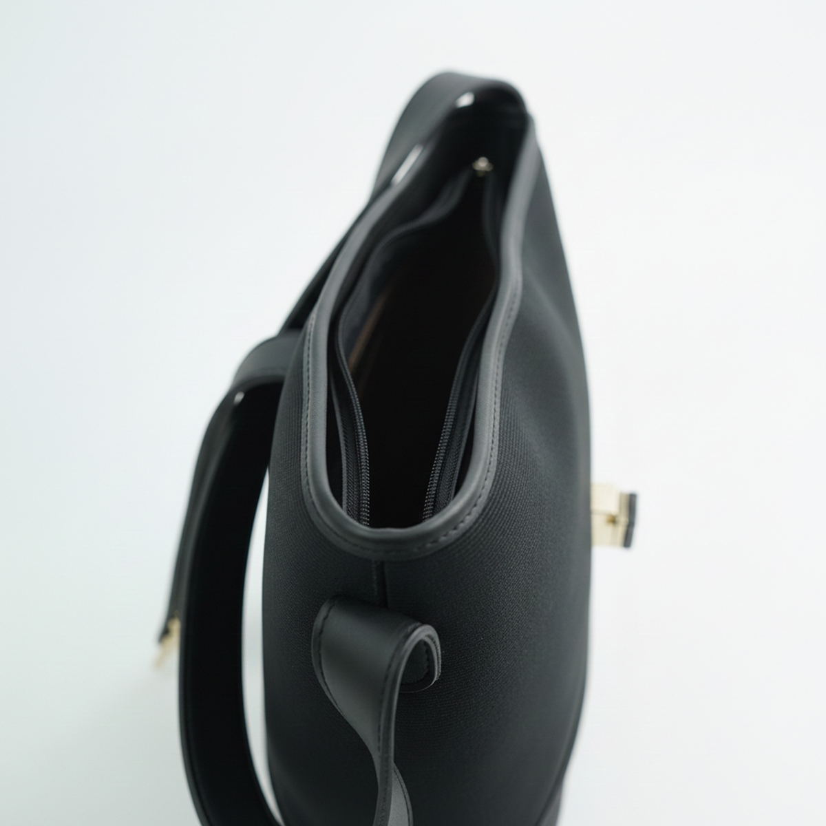 Solea Bucket Bag Black