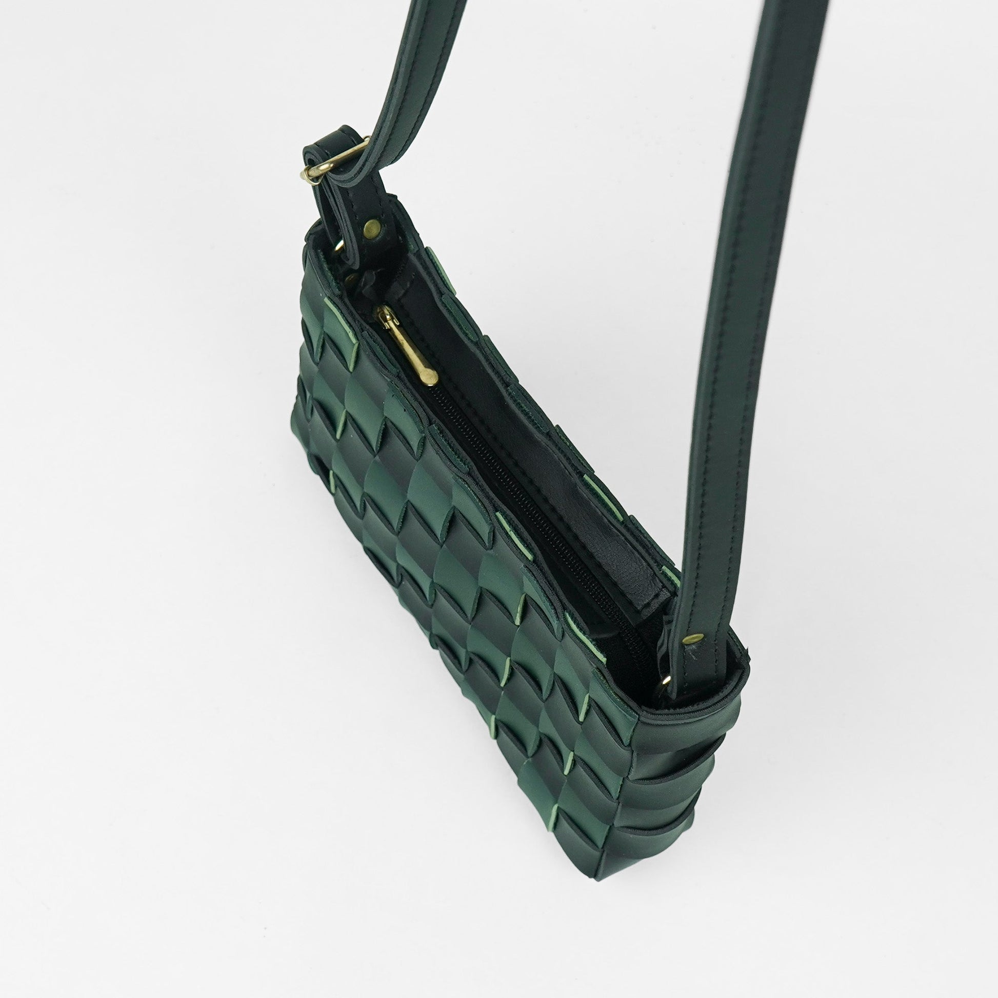 Cot Bag (Black & green) - astorebags.pk