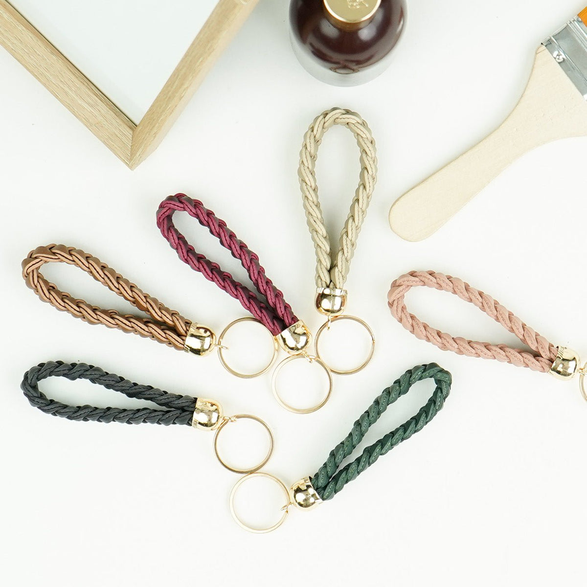 Criss Cross Keychain - astorebags.pk