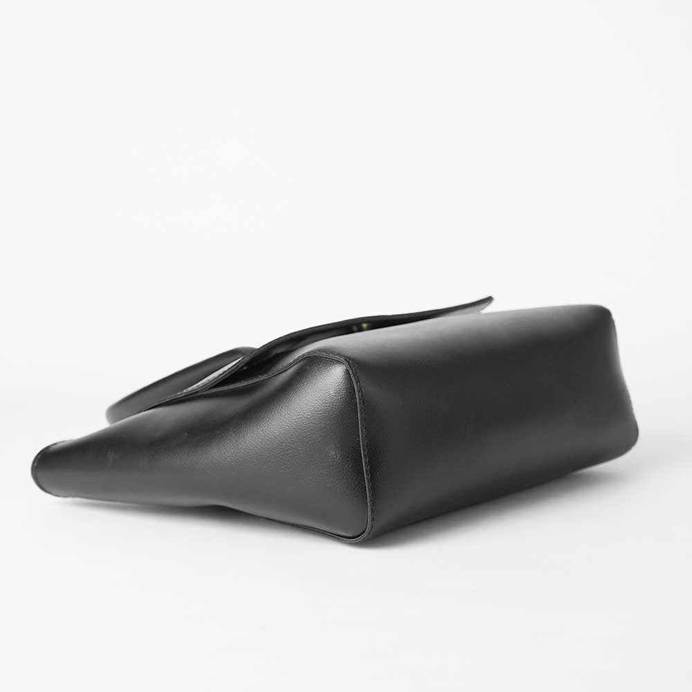 Globe Bag Black - astorebags.pk
